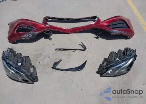 2017 Mercedes-Benz E 300 z USA, uszkodzony, nr VIN WDDZF4JB4HA186828